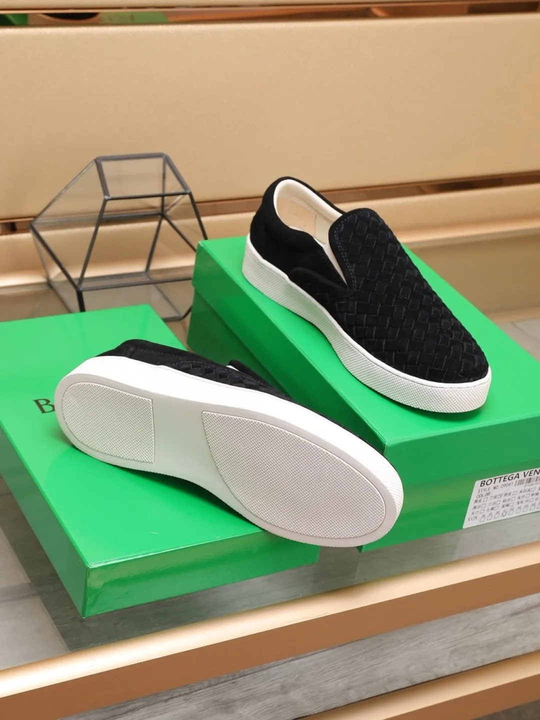 Men's men's shoes 💰Men's shoes 💰440💰🔥[BV] series of top purchasing agents 🔍Imported first-layer cowhide woven surface, cowhide foot pads lining environmentally friendly ♻️Does not fade, 💪Sole: Rubber combination original factory special original outsole ⚠Original and single goods 🔍🔍You can come in and out at will, welcome to compare ⚠Number of sizes: 38-44